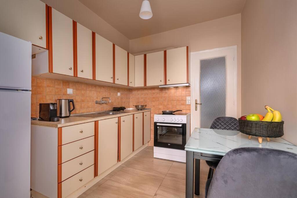 Peaceful 2 Bedroom In Glyfada Center Athen Exterior foto
