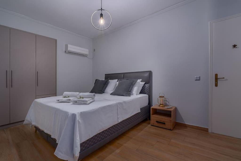 Peaceful 2 Bedroom In Glyfada Center Athen Exterior foto