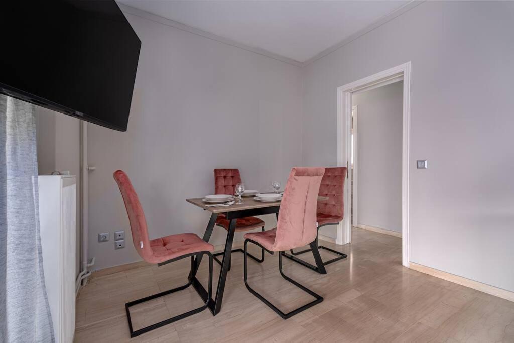 Peaceful 2 Bedroom In Glyfada Center Athen Exterior foto